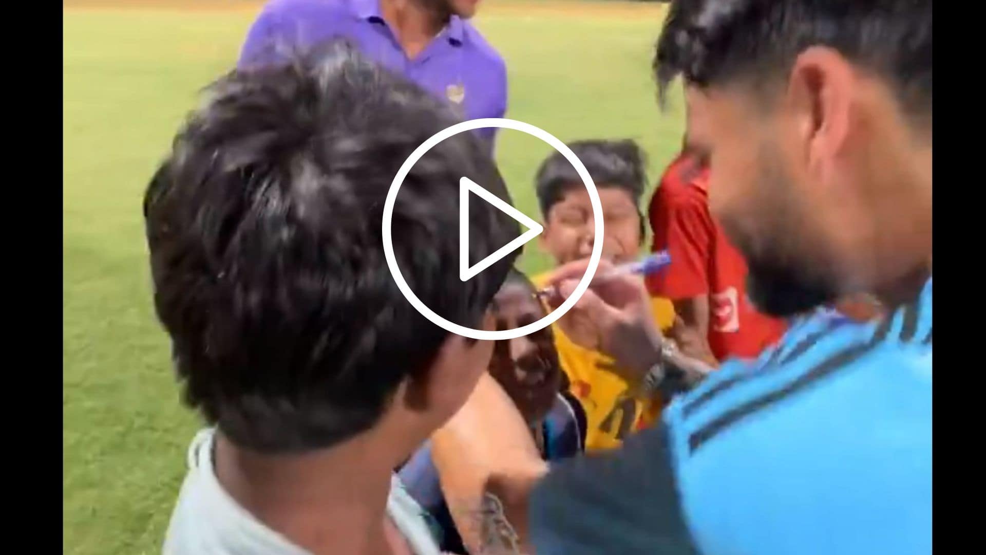 [Watch]  'KKR Mai Dalenge’ - Rinku Singh Spreads Smiles Among Fans Ahead of IPL 2024